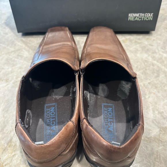 Fair condition Men’s 10.5 Kenneth Cole brown team Leader slip on loafer. - Picture 3 of 7